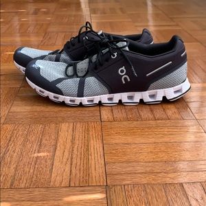 Men’s On Cloud shoes size 10.5
